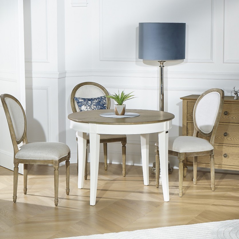HAUSSMANN dining room round table - Romantic style in oak, white legs, 4 place settings