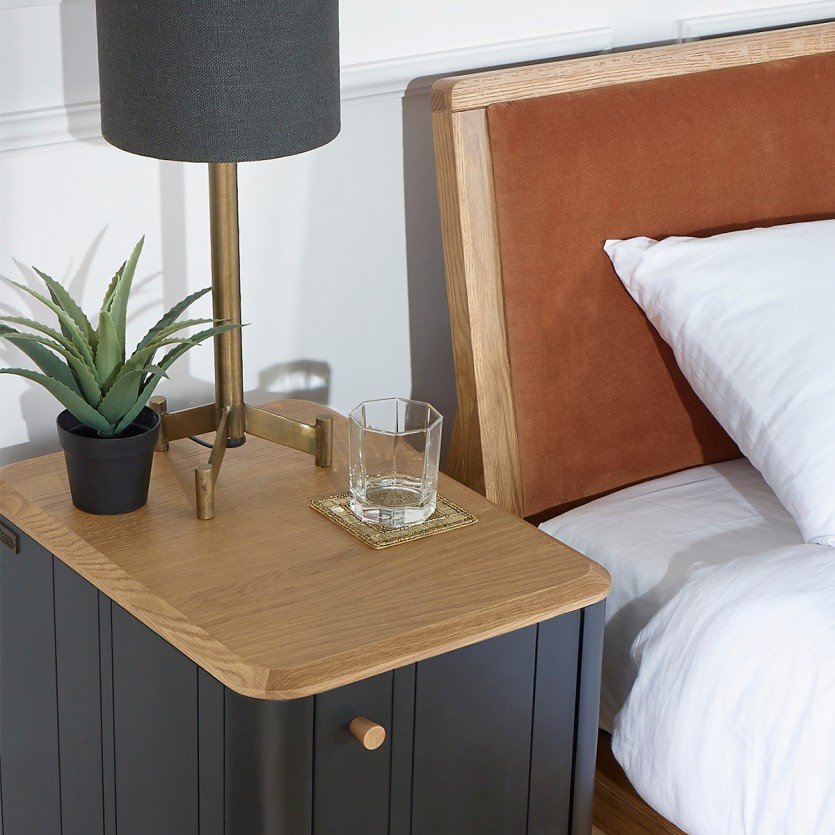 KYOTO - Table de chevet style moderne en chêne, 1 porte, 1 étagère