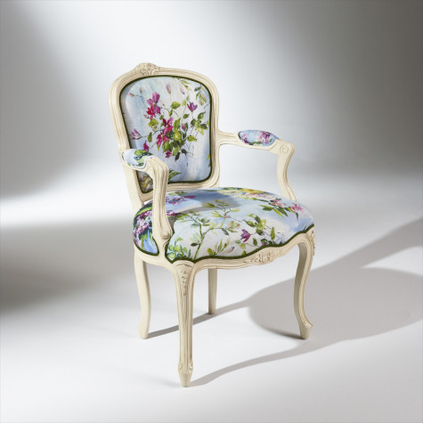 fauteuil de style avec tissu fleuri